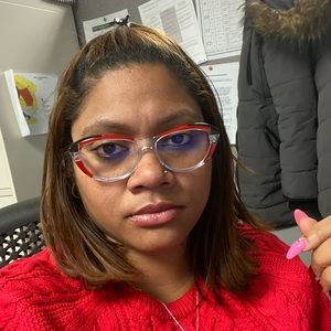 Meet your Posher, Crystal